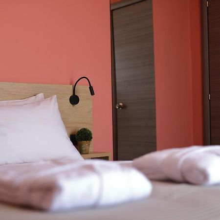 Conte Cristo Suites ปาราเลียกาเตอรีนิส ภายนอก รูปภาพ
