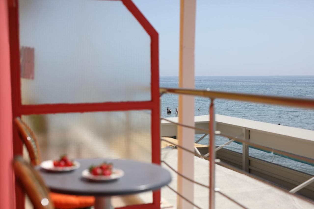 Conte Cristo Suites ปาราเลียกาเตอรีนิส ภายนอก รูปภาพ