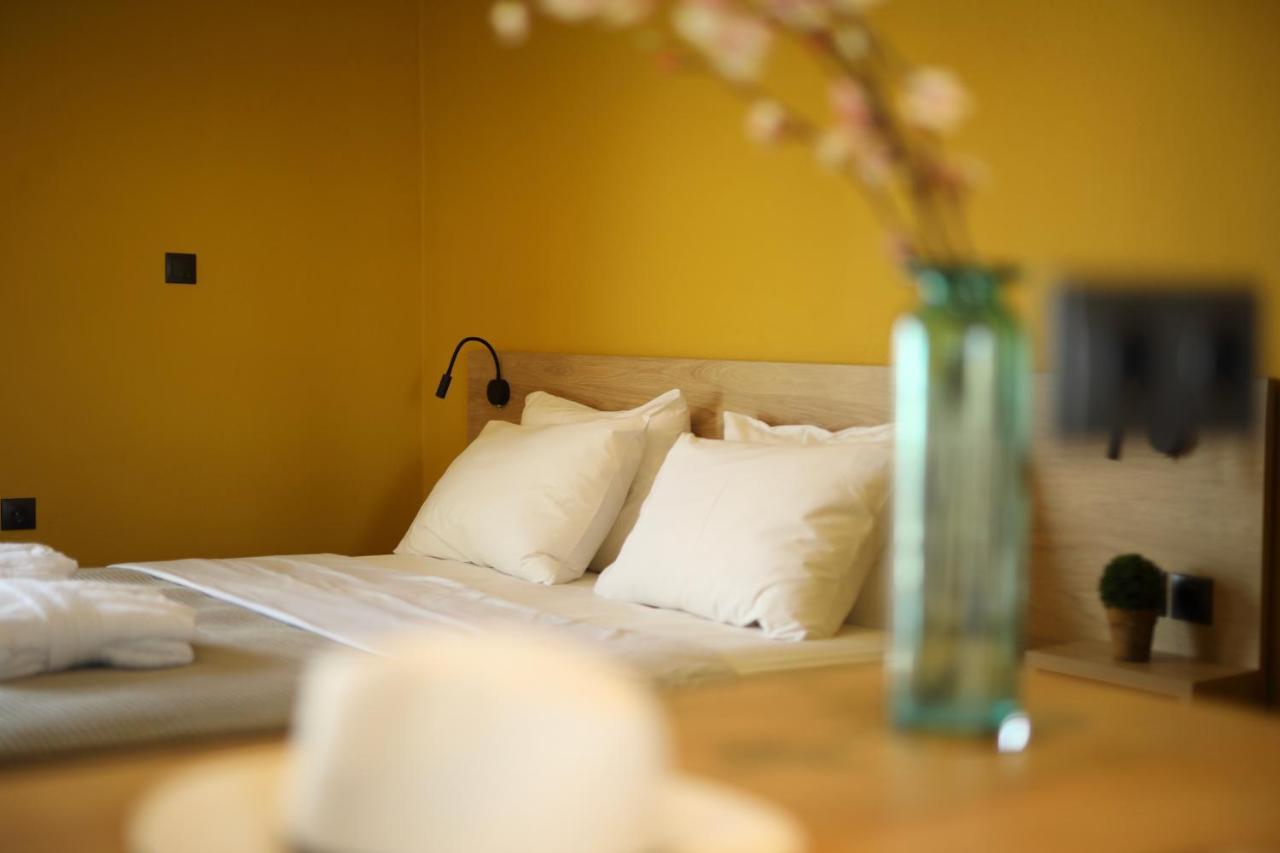 Conte Cristo Suites ปาราเลียกาเตอรีนิส ภายนอก รูปภาพ
