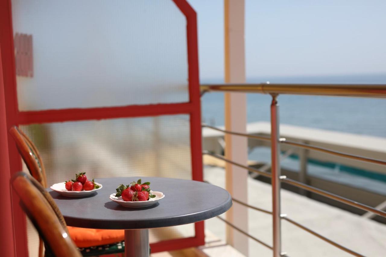 Conte Cristo Suites ปาราเลียกาเตอรีนิส ภายนอก รูปภาพ